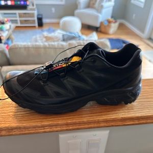 Salomon XT6 in Black